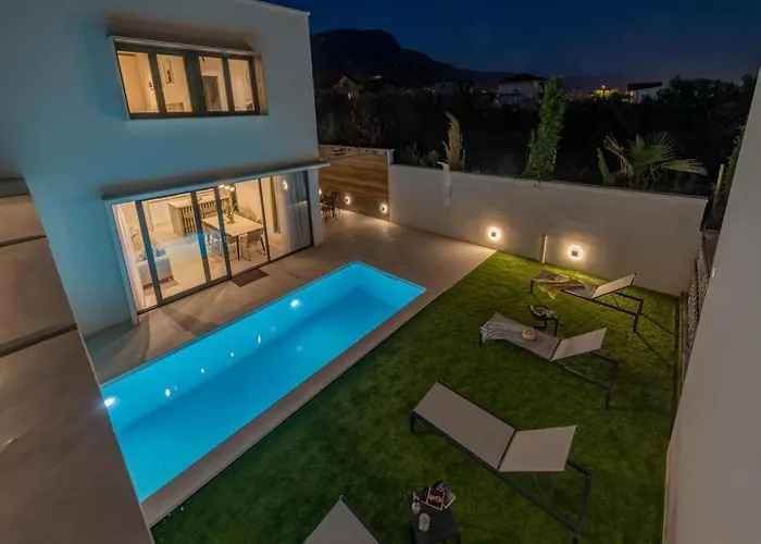 Botanica * Каштела