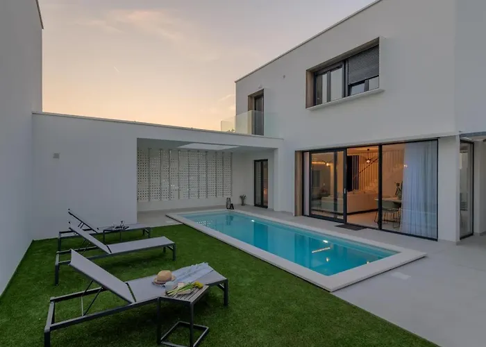 Botanica Вилла Каштела